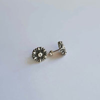Oxidised Silver Daisy Stud Earrings ~ April Birth Flower ~ 8mm